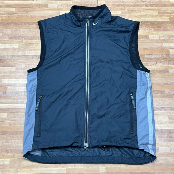 Nike Other - Vintage Y2K Nike Running Vest size Medium Black/Gray Lightweight Reflective